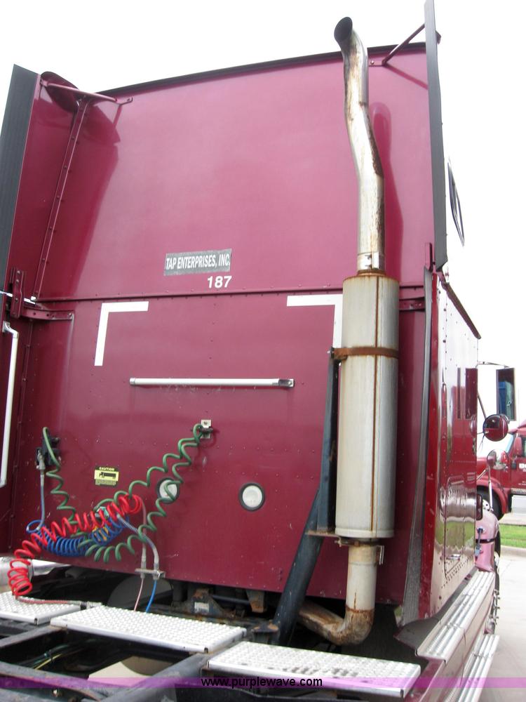 image for item 7144 1999 International Series 9400 semi truck