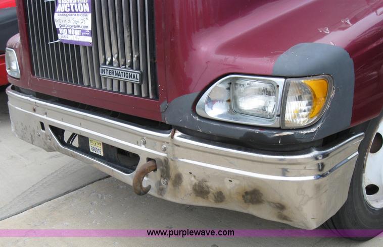 image for item 7144 1999 International Series 9400 semi truck