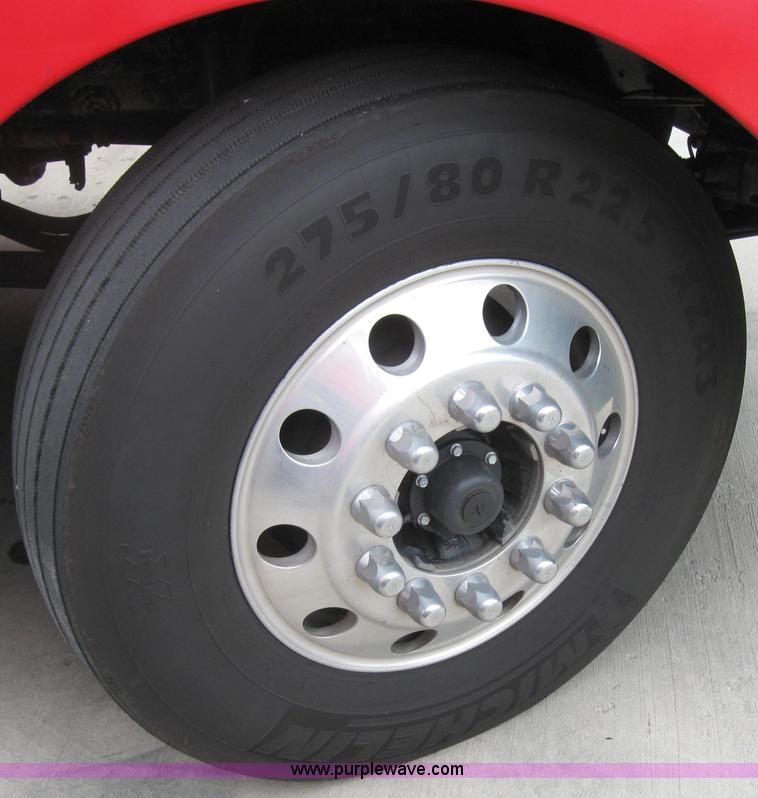 image for item 7145 2003 Kenworth T600 semi truck