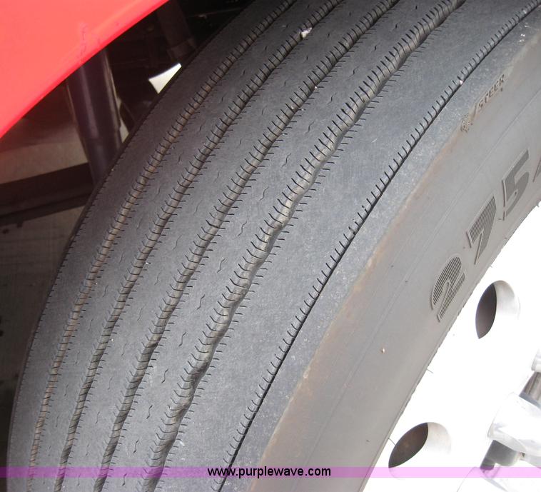 image for item 7145 2003 Kenworth T600 semi truck