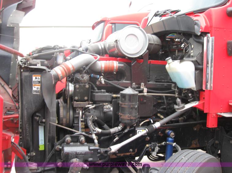 image for item 7145 2003 Kenworth T600 semi truck