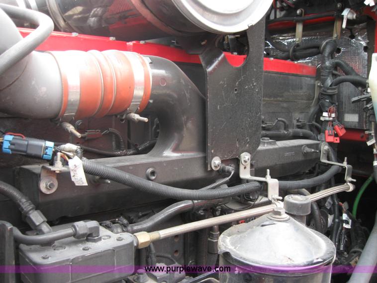 image for item 7145 2003 Kenworth T600 semi truck