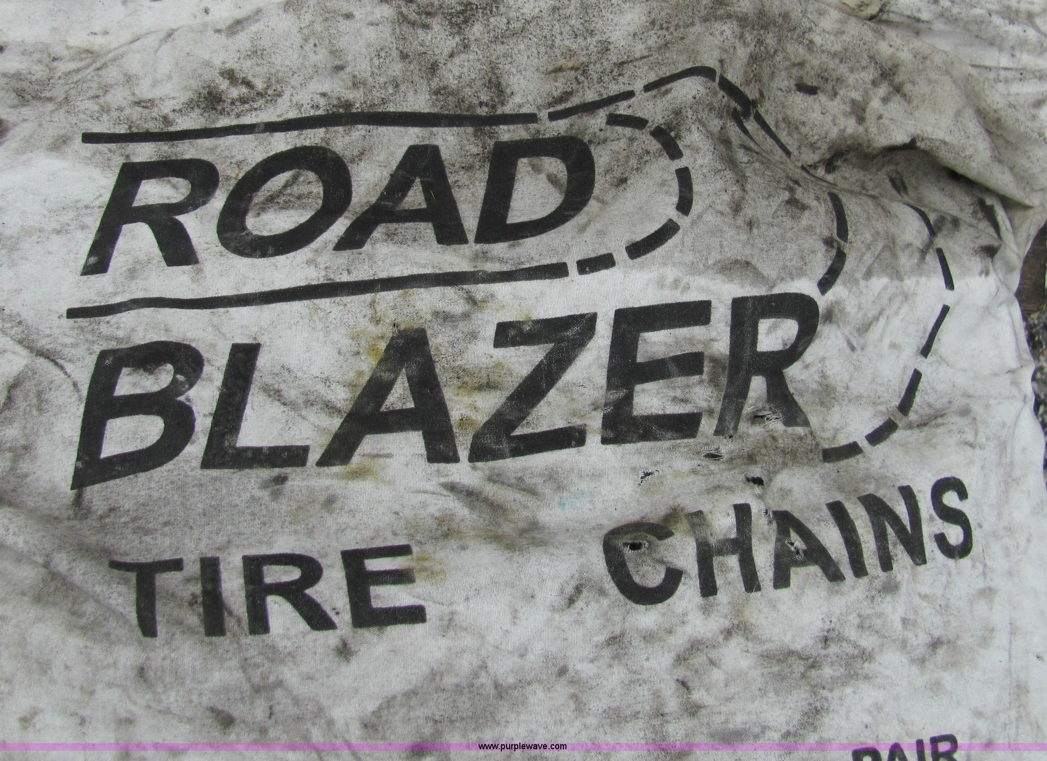 (8) sets tire chains in Spring Hill, KS Item 2216 sold Purple Wave