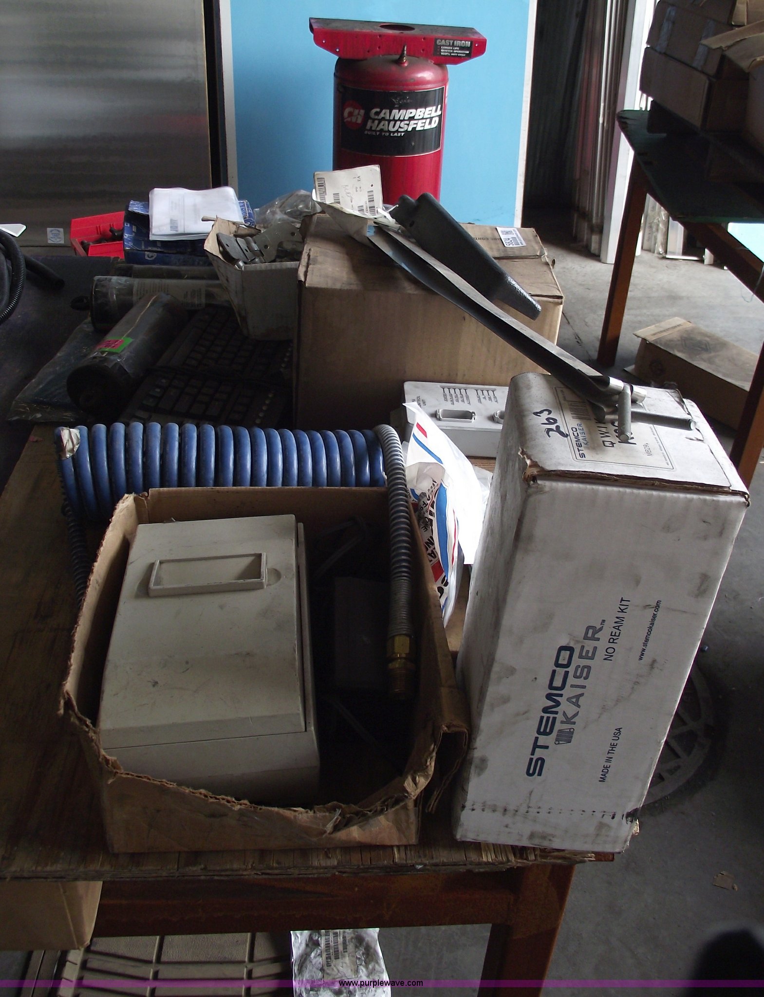 Assorted truck parts in Spring Hill, KS Item 5824 sold Purple Wave