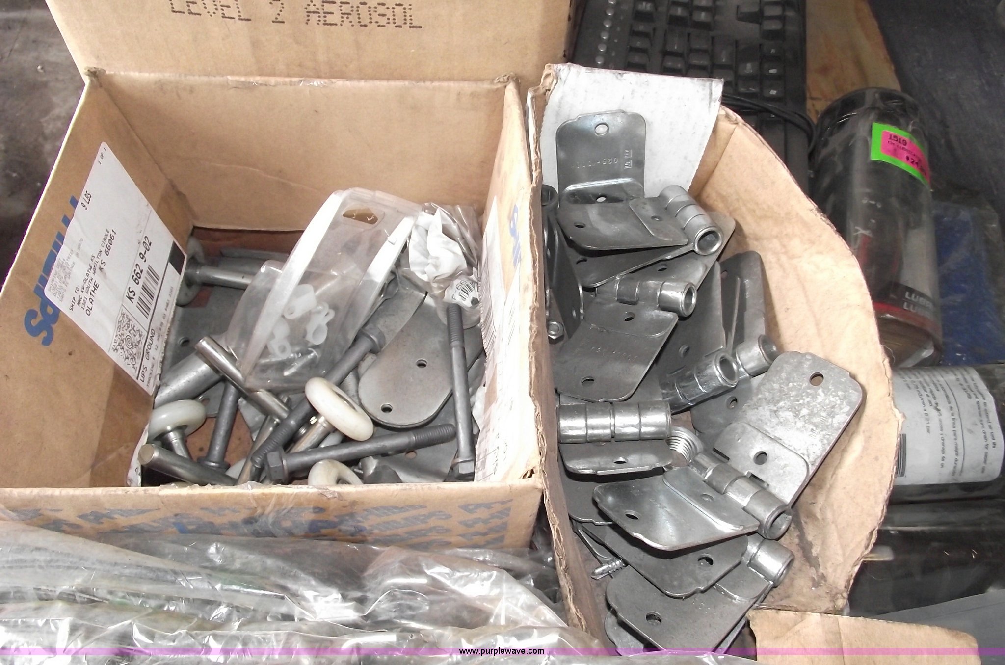 Assorted truck parts in Spring Hill, KS Item 5824 sold Purple Wave