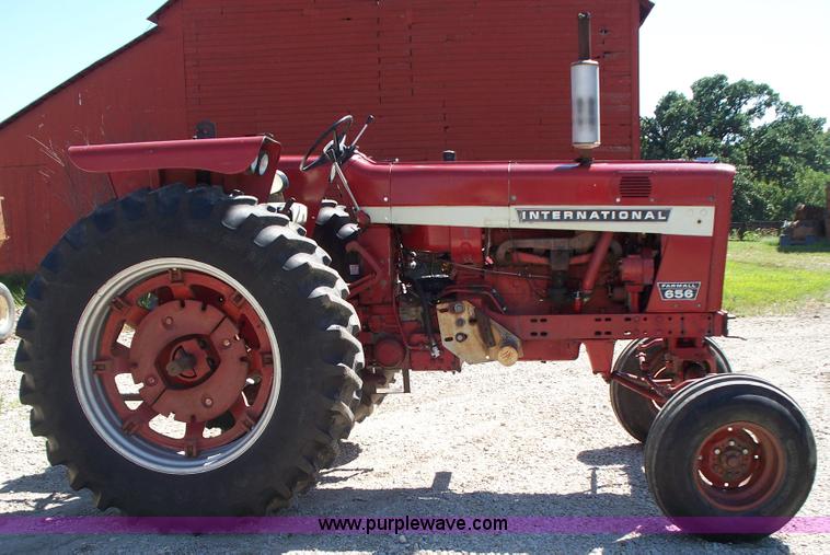 image for item 1000 International 656 Hydro tractor