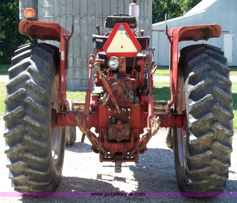 image for item 1000 International 656 Hydro tractor