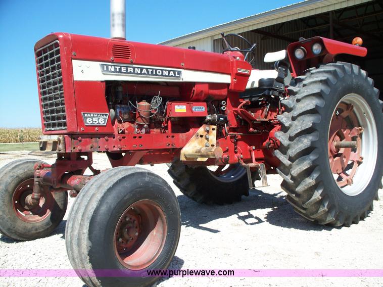image for item 1000 International 656 Hydro tractor