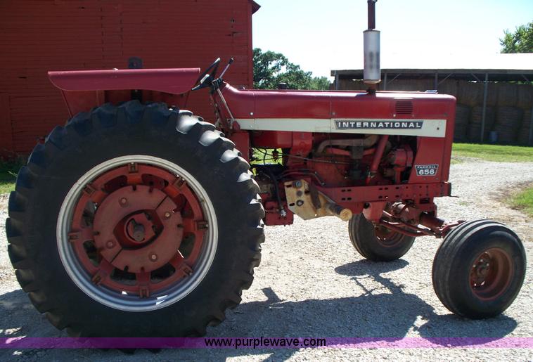 image for item 1000 International 656 Hydro tractor