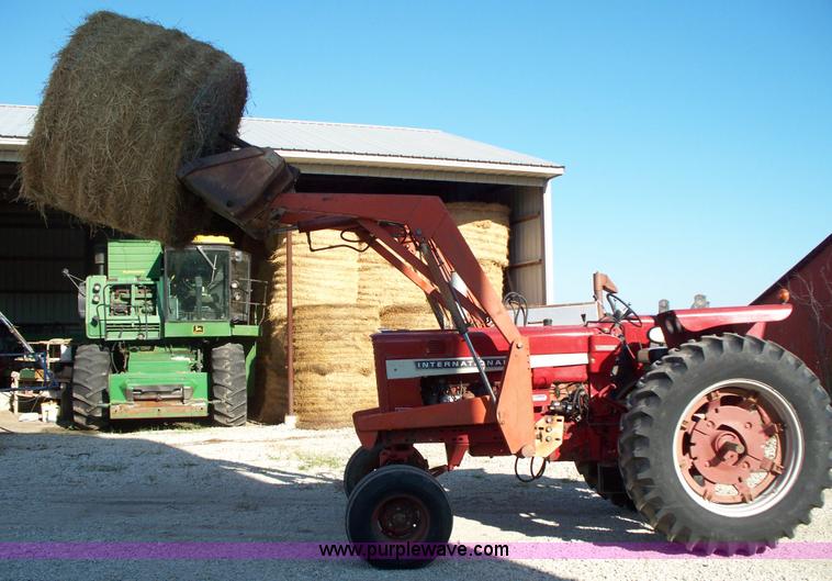 image for item 1000 International 656 Hydro tractor