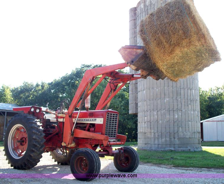 image for item 1000 International 656 Hydro tractor