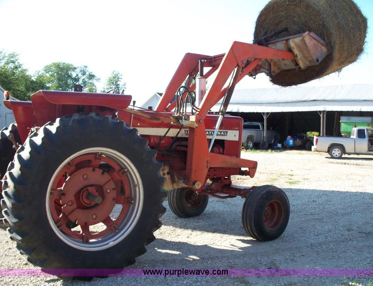 image for item 1000 International 656 Hydro tractor