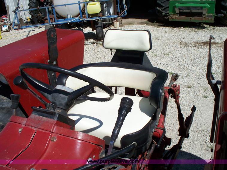 image for item 1000 International 656 Hydro tractor