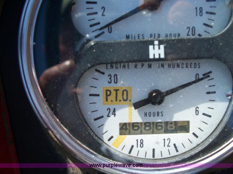 image for item 1000 International 656 Hydro tractor