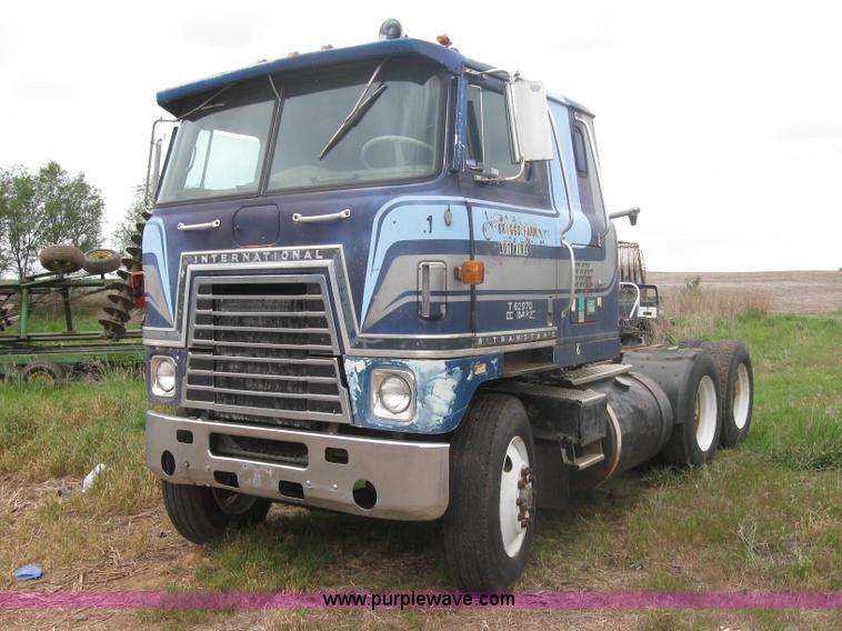 image for item 2461 1980 International Transtar II semi truck