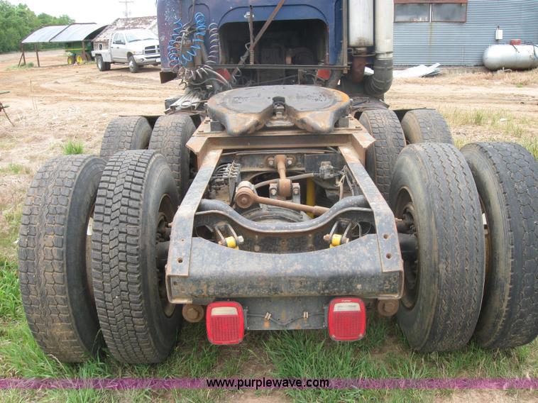 image for item 2461 1980 International Transtar II semi truck