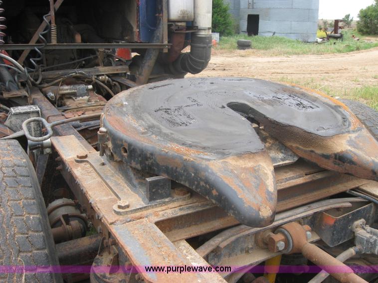 image for item 2461 1980 International Transtar II semi truck