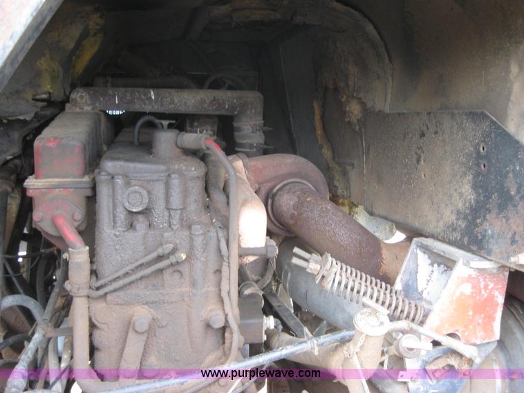 image for item 2461 1980 International Transtar II semi truck