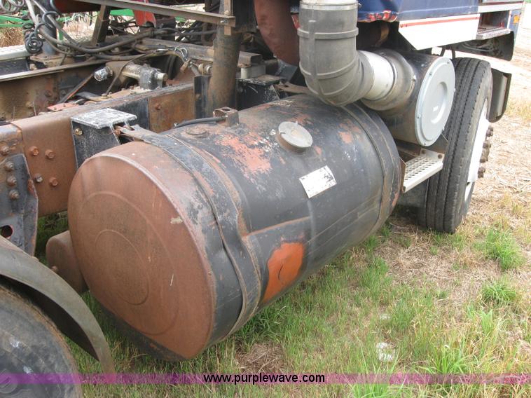 image for item 2461 1980 International Transtar II semi truck