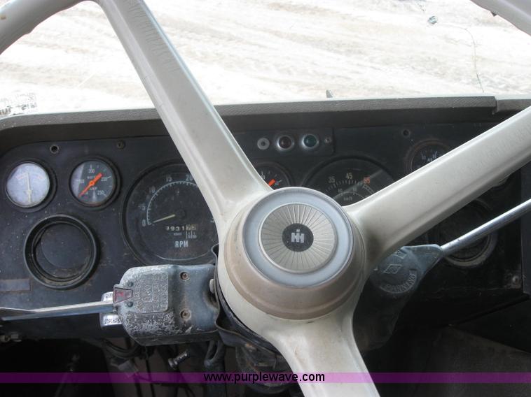 image for item 2461 1980 International Transtar II semi truck