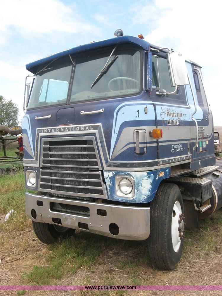 image for item 2461 1980 International Transtar II semi truck