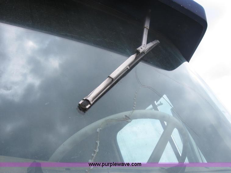 image for item 2461 1980 International Transtar II semi truck