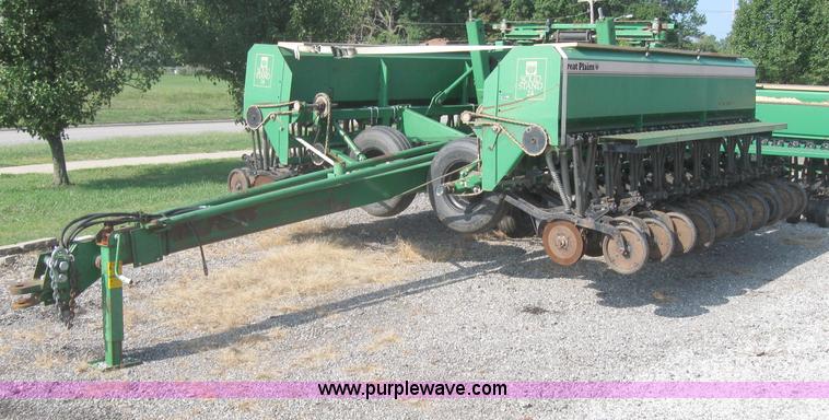 image for item 2542 Great Plains Solid Stand 24 double disk drill