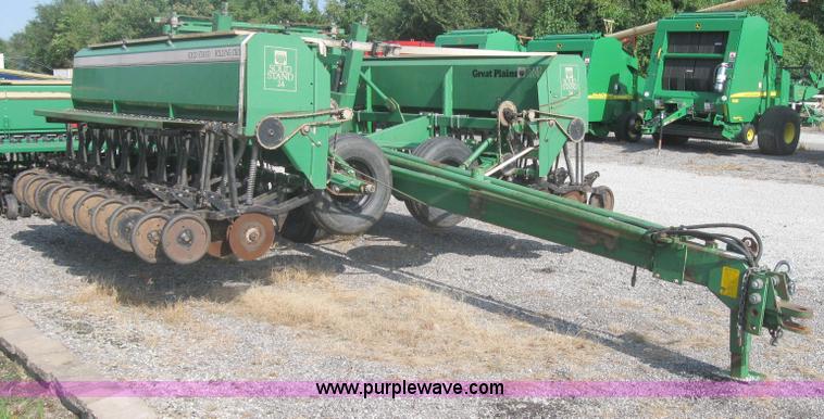 image for item 2542 Great Plains Solid Stand 24 double disk drill