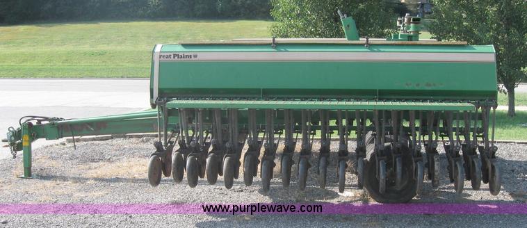 image for item 2542 Great Plains Solid Stand 24 double disk drill