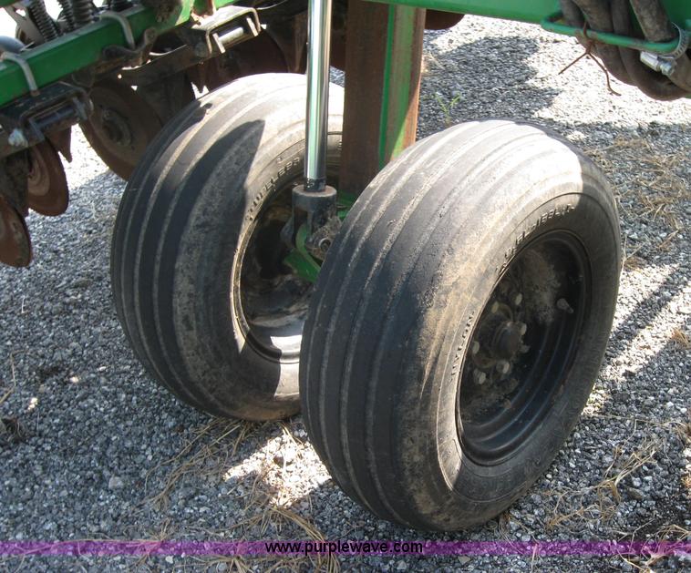 image for item 2542 Great Plains Solid Stand 24 double disk drill