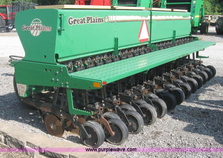image for item 2543 Great Plains D150 double disk drill