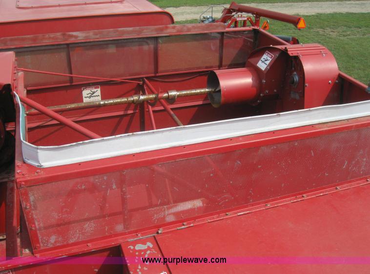 image for item 2548 1988 Case IH 1660 axial flow combine