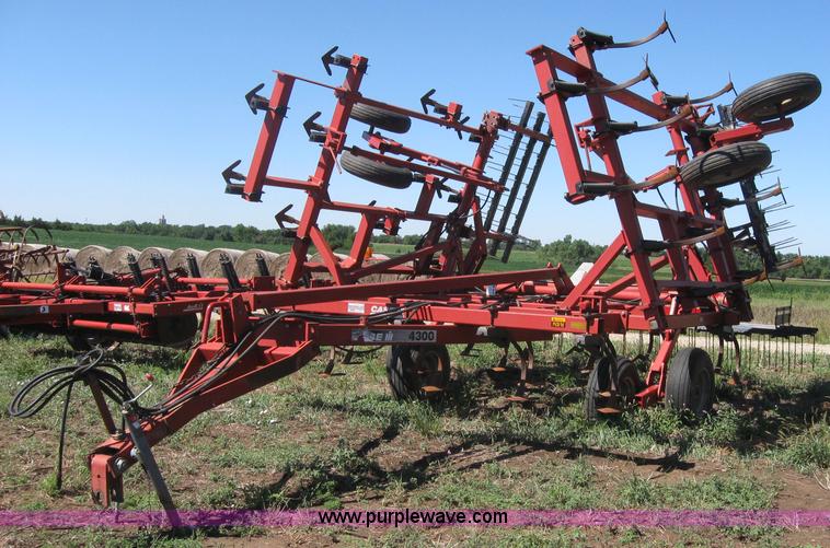 image for item 2744 Case IH 4300 field cultivator