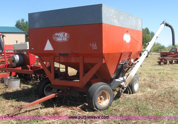 image for item 2749 Ficklin 435 gravity wagon