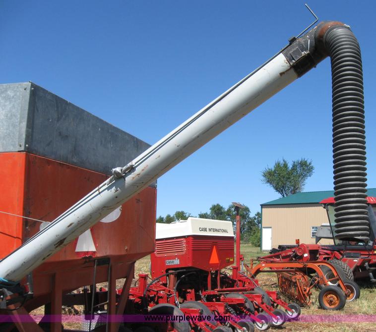 image for item 2749 Ficklin 435 gravity wagon