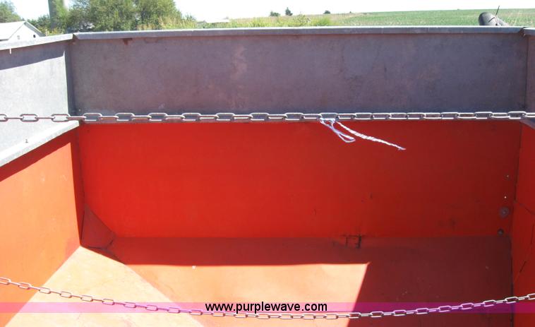 image for item 2749 Ficklin 435 gravity wagon