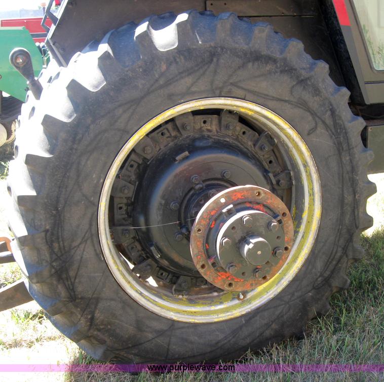 image for item 2755 1984 Case IH 2394 tractor