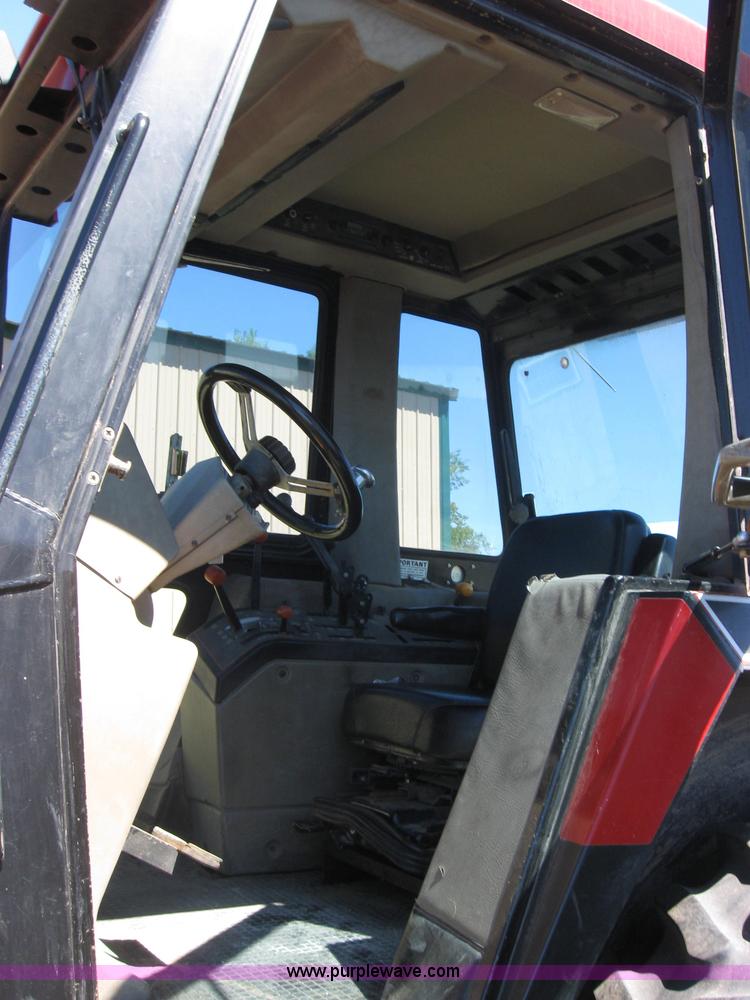 image for item 2755 1984 Case IH 2394 tractor
