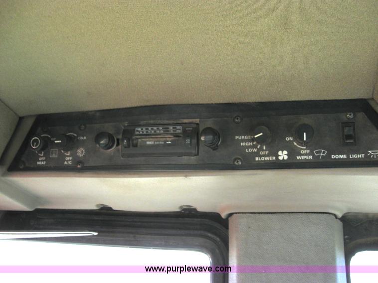 image for item 2755 1984 Case IH 2394 tractor