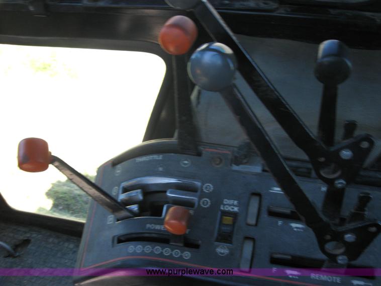 image for item 2755 1984 Case IH 2394 tractor