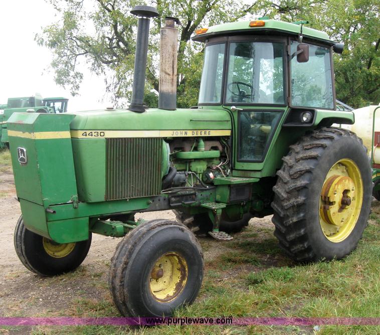 image for item 2793 1975 John Deere 4430 tractor