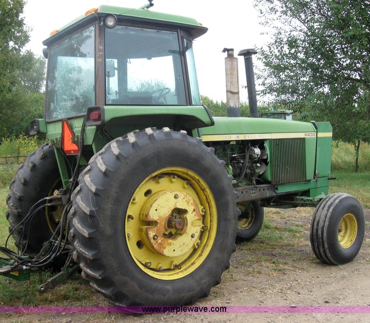 image for item 2793 1975 John Deere 4430 tractor