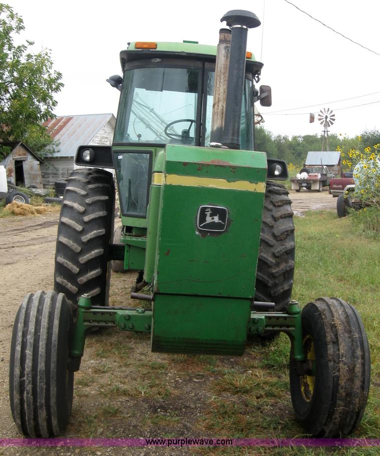 image for item 2793 1975 John Deere 4430 tractor