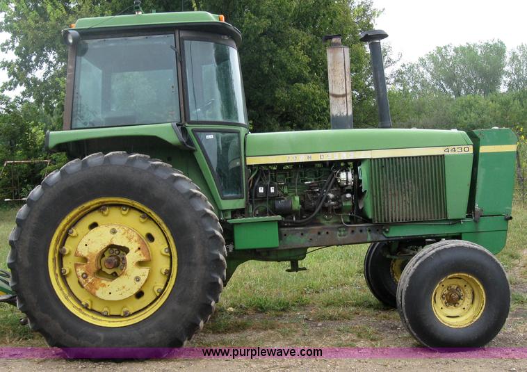 image for item 2793 1975 John Deere 4430 tractor