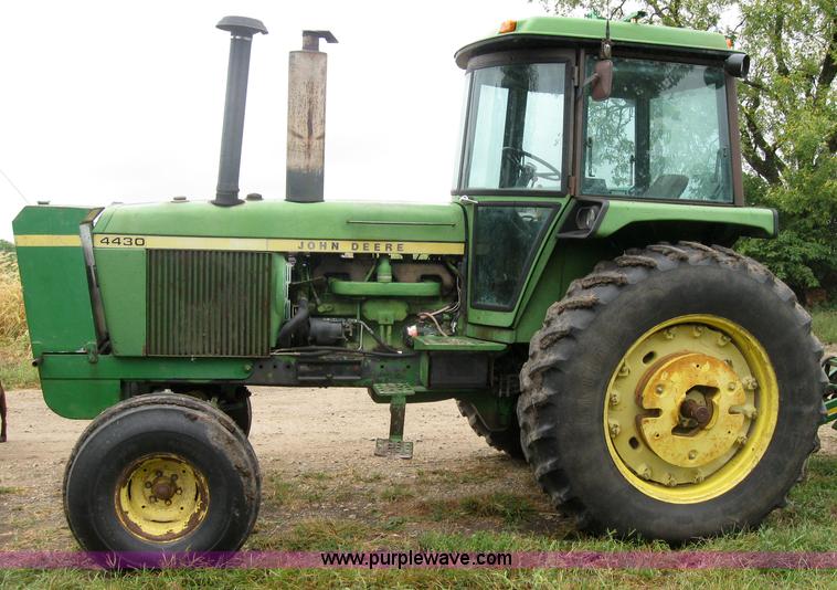 image for item 2793 1975 John Deere 4430 tractor