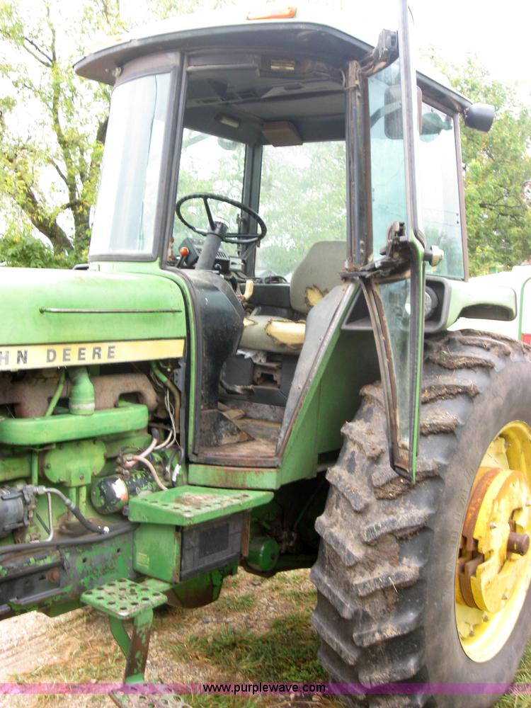 image for item 2793 1975 John Deere 4430 tractor