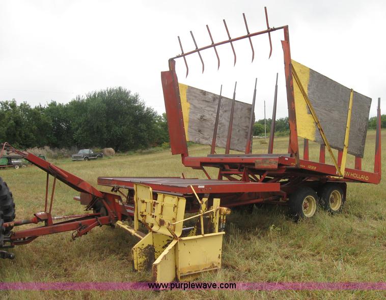 image for item 2794 New Holland Stackliner 1033 bale wagon