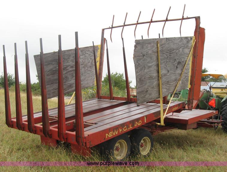 image for item 2794 New Holland Stackliner 1033 bale wagon