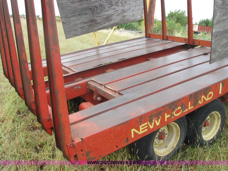 image for item 2794 New Holland Stackliner 1033 bale wagon