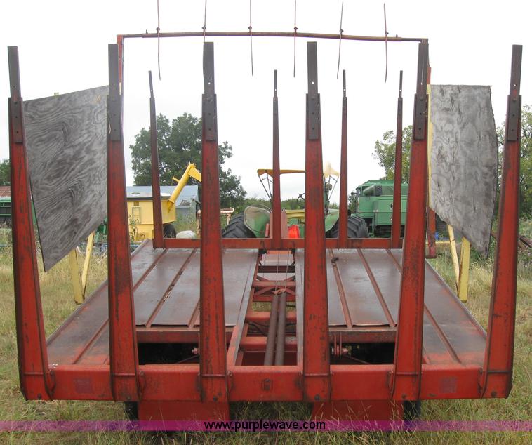 image for item 2794 New Holland Stackliner 1033 bale wagon